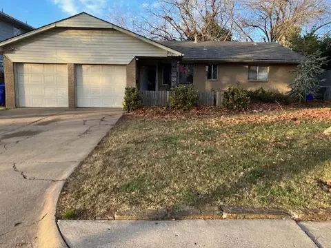 1713 Iowa St, Norman, OK 73069