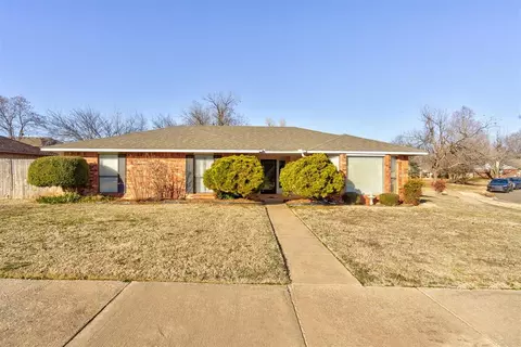 2001 Lazy Brook Trl, Edmond, OK 73013
