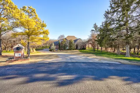 6204 Stone Valley Dr, Edmond, OK 73034