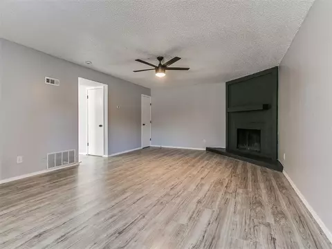 6020 NW Expressway Expy, Oklahoma City, OK 73132