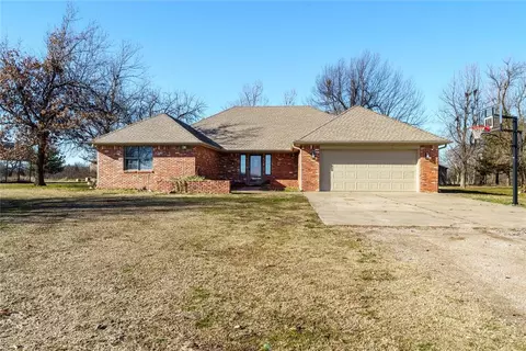 2325 Manning St, El Reno, OK 73036