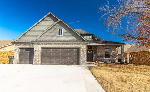 317 Pauline Renee Dr, Moore, OK 73160