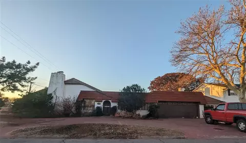 1300 Gholston Ave, Clinton, OK 73601