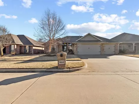 8816 NW 71st St, Oklahoma City, OK 73132