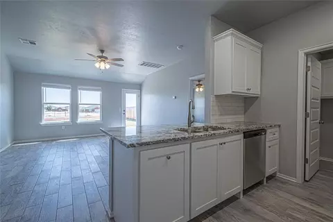 1204 Sierra Ln, Kingfisher, OK 73750