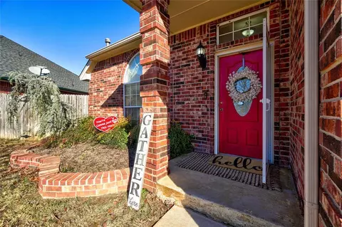3304 Auzela Cir, Moore, OK 73160