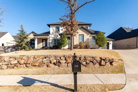 1225 Gateway Bridge Rd, Edmond, OK 73034
