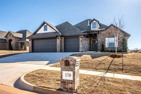 11708 NW 103 St, Yukon, OK 73099