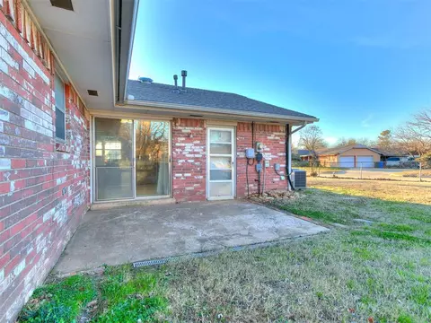 129 Monroe Ct, Norman, OK 73071 photo 19