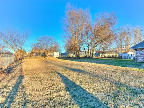 129 Monroe Ct, Norman, OK 73071 photo 21