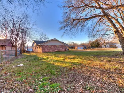 129 Monroe Ct, Norman, OK 73071 photo 22