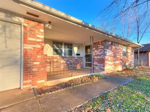 129 Monroe Ct, Norman, OK 73071 photo 1