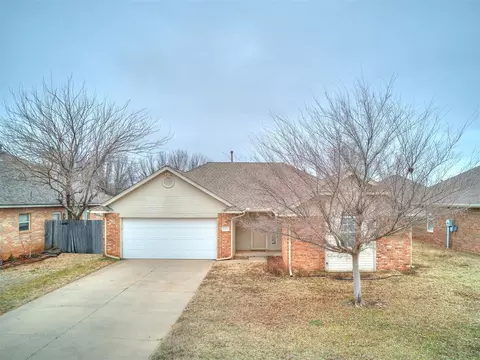 10417 NW 45th St, Yukon, OK 73099