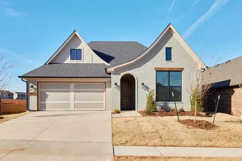 3800 Hardy Dr, Norman, OK 73069