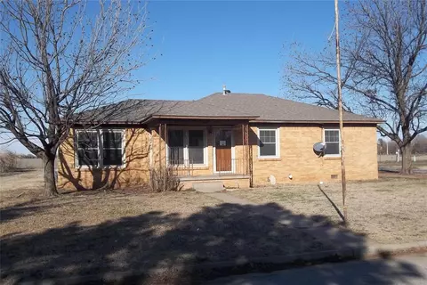 125 Memorial Dr, Mangum, OK 73554