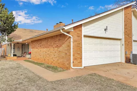 1611 Lexington Ave, Clinton, OK 73601