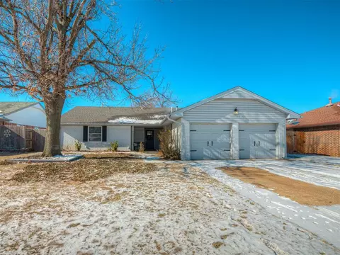 9927 Georgia Ave, The Village, OK 73120