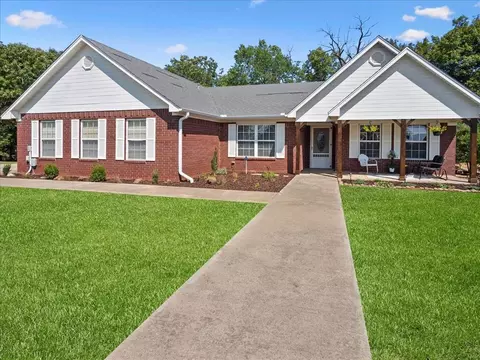 1306 N Country Ridge Dr, Stigler, OK 74462