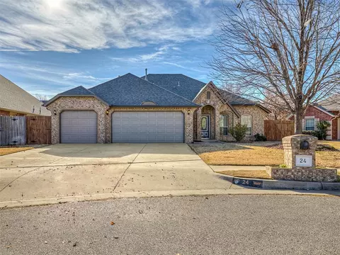 24 SW 170th St, Oklahoma City, OK 73170