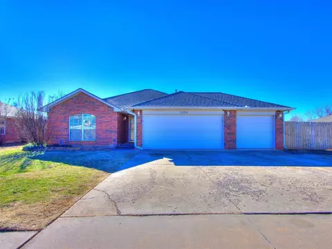 1304 Northern Hills Rd, Norman, OK 73071