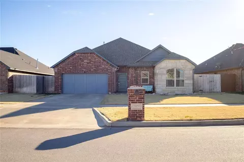 2800 Falling Leaves Dr, Weatherford, OK 73096
