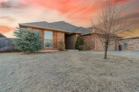 601 Beechwood Way, Moore, OK 73160