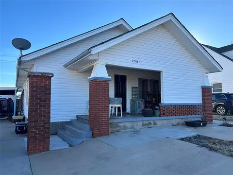 1206 Orient Ave, Clinton, OK 73601 photo 3