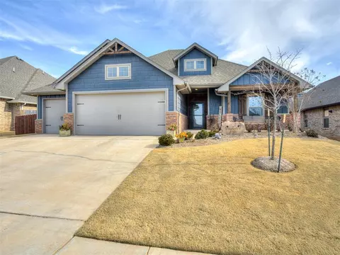 2908 Clover Field Dr, Edmond, OK 73034