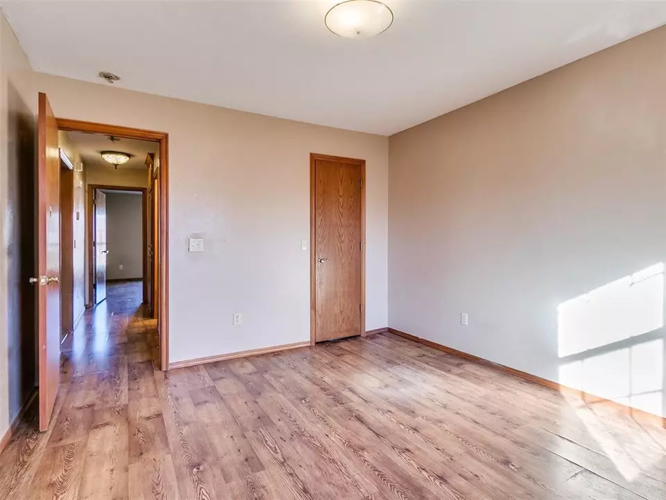  1944 E Hillside Ter, Mustang, OK 73064 photo 33