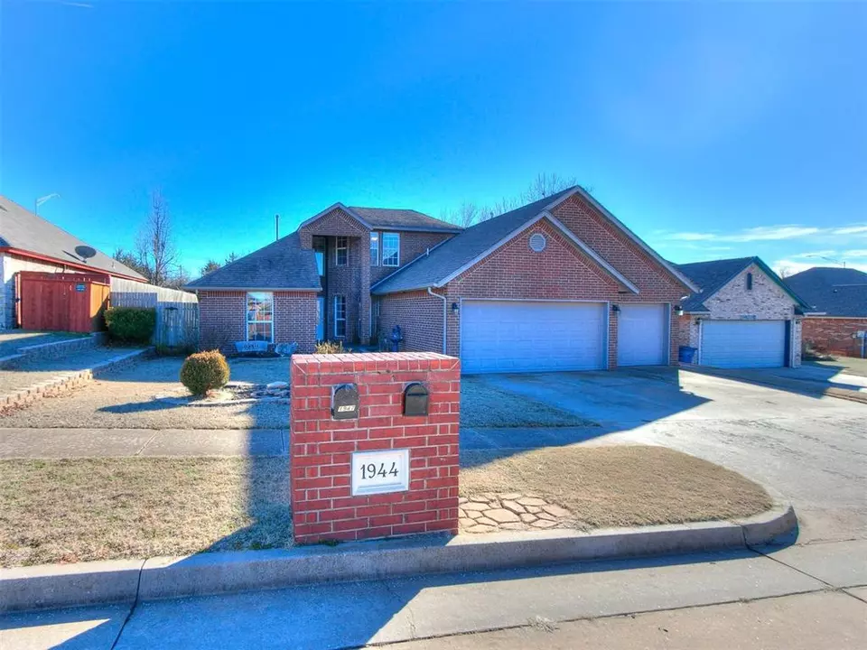  1944 E Hillside Ter, Mustang, OK 73064 photo 2