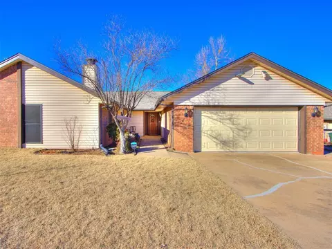 1900 Barrington Dr, Norman, OK 73071