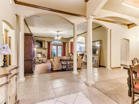 8201 NW 99th St, Oklahoma City, OK 73162