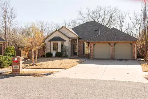 2604 E Glenwood Cir, Edmond, OK 73034