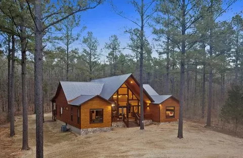 183 N Fork Trl, Broken Bow, OK 74728