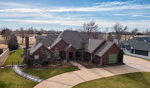 5804 Oak Tree Rd, Edmond, OK 73025