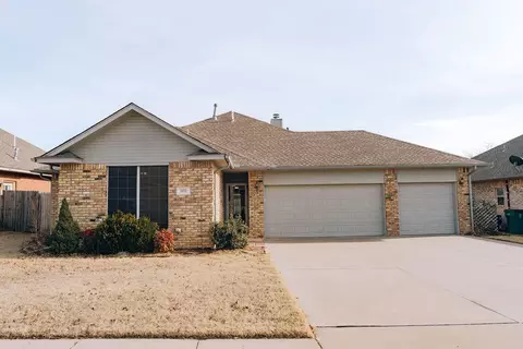 608 Vickery Ave, Yukon, OK 73099