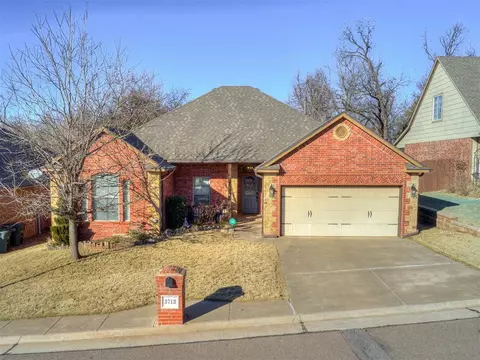 3713 Oakridge Cir, Edmond, OK 73034