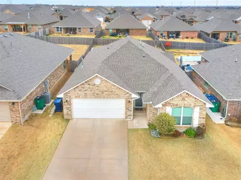 9429 NW 87th Pl, Yukon, OK 73099