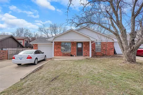 1236 Trenton Rd, Clinton, OK 73601