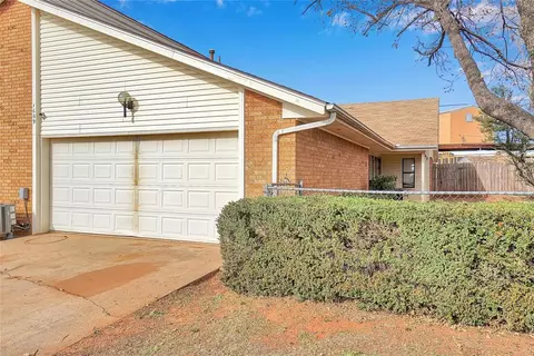 1609 Lexington Ave, Clinton, OK 73601