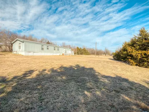 3008 Two Creeks Rd, Guthrie, OK 73044