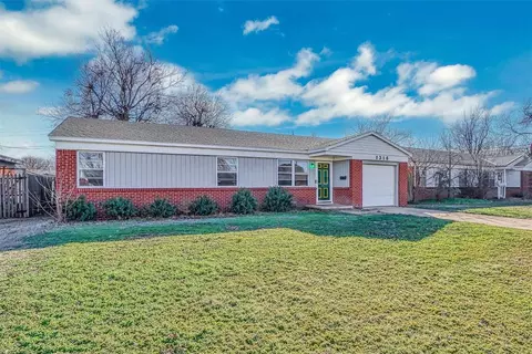 1316 E F St, Altus, OK 73521 photo 3