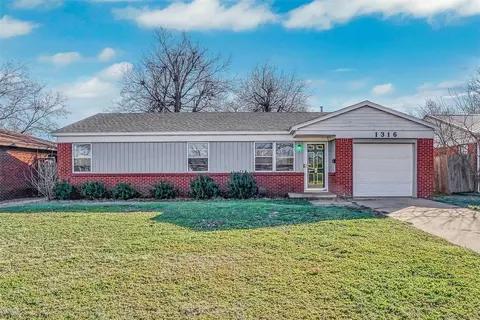 1316 E F St, Altus, OK 73521