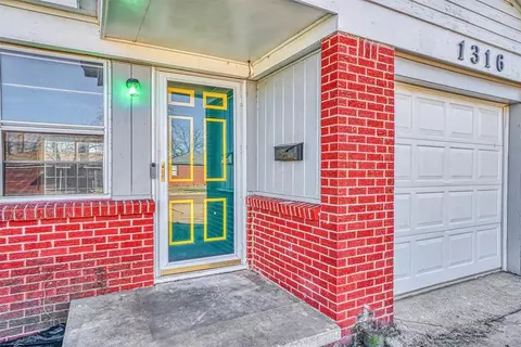 1316 E F St, Altus, OK 73521 photo 5