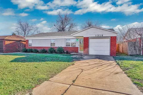 1316 E F St, Altus, OK 73521 photo 4