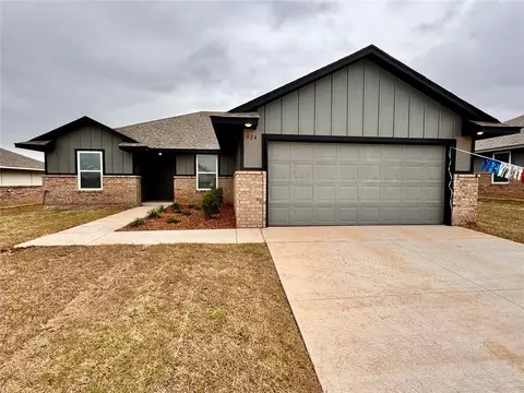 924 Dusky Valley Ln, Chickasha, OK 73018