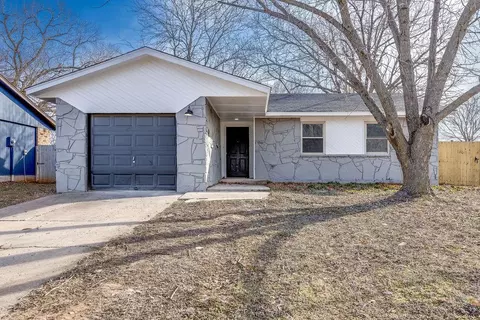 604 Holsey Dr, Noble, OK 73068