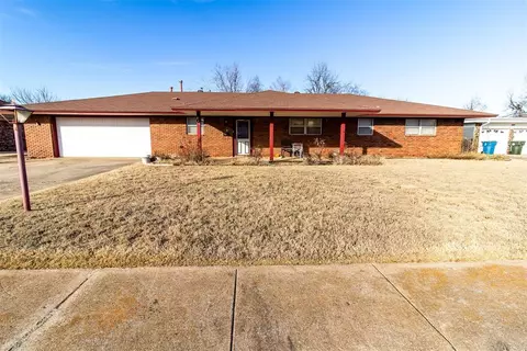 613 W Idylwild Dr, Midwest City, OK 73110