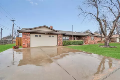 701 Cambridge Dr, Altus, OK 73521 photo 2