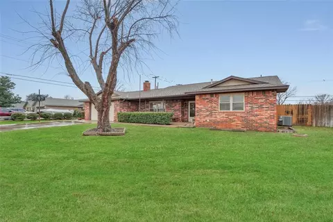 701 Cambridge Dr, Altus, OK 73521 photo 3